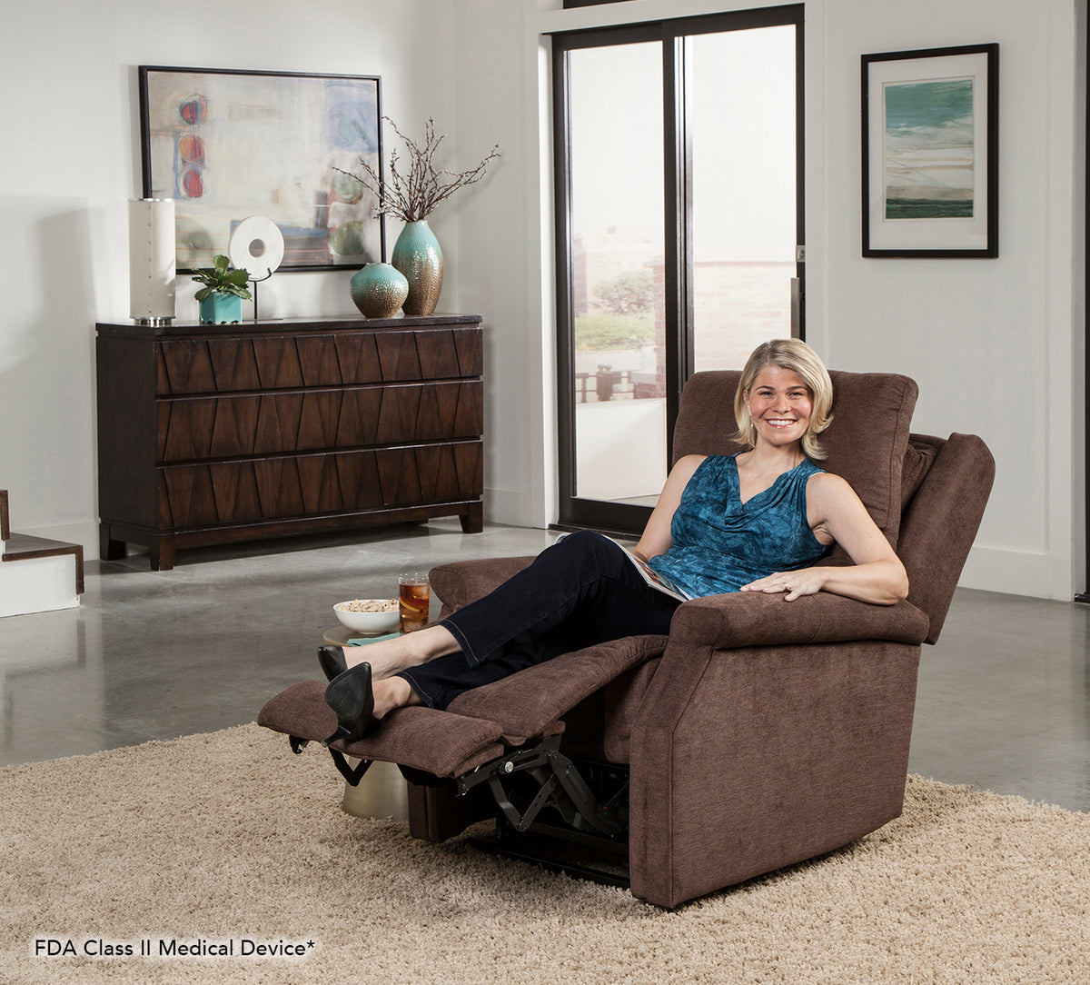Pride Mobility Metro 2 Lift Chair - Lifestyle, Woman Relaxing and Reading